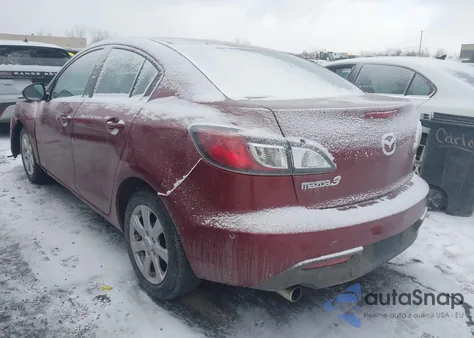 2011 Mazda Mazda3 I Touring z USA, uszkodzony, nr VIN JM1BL1VGXB1372633